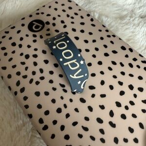 Loopy 14 Pro Max Mocha Dots
Matte Edition / Lefty